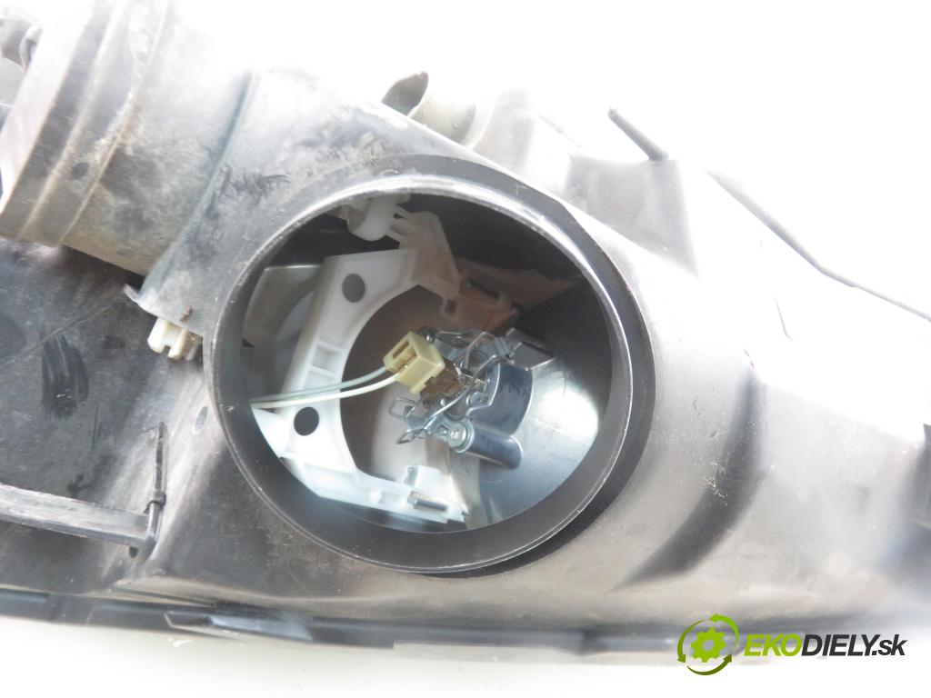 CITROEN C4 Grand Picasso I (UA_) VAN 2008 100,00 2.0 HDi 138 - RHJ (DW10BTED4) 1997,00 světlo PP