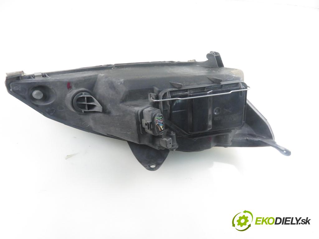 FORD FOCUS (DAW, DBW) HB 2001 85,00 1.8 TDCi - F9DA 1753,00 světlo LP