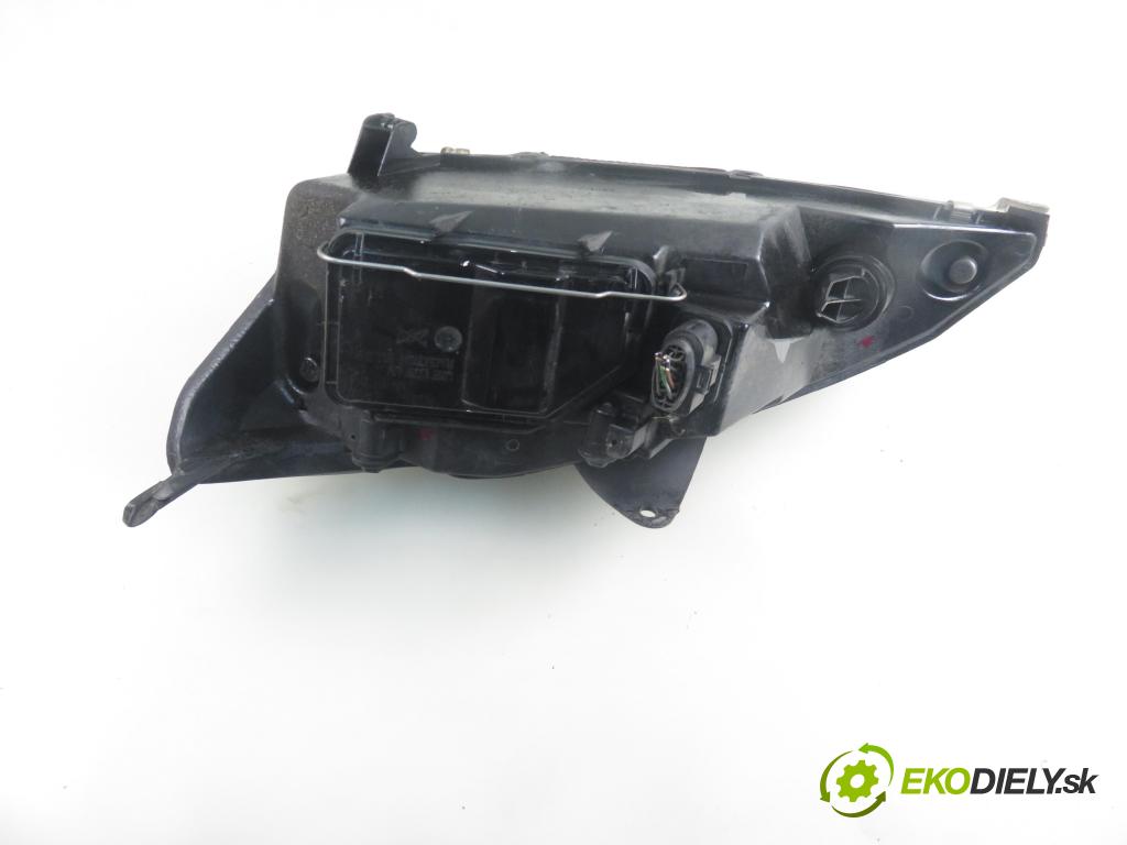 FORD FOCUS (DAW, DBW) HB 2001 85,00 1.8 TDCi - F9DA 1753,00 světlo PP