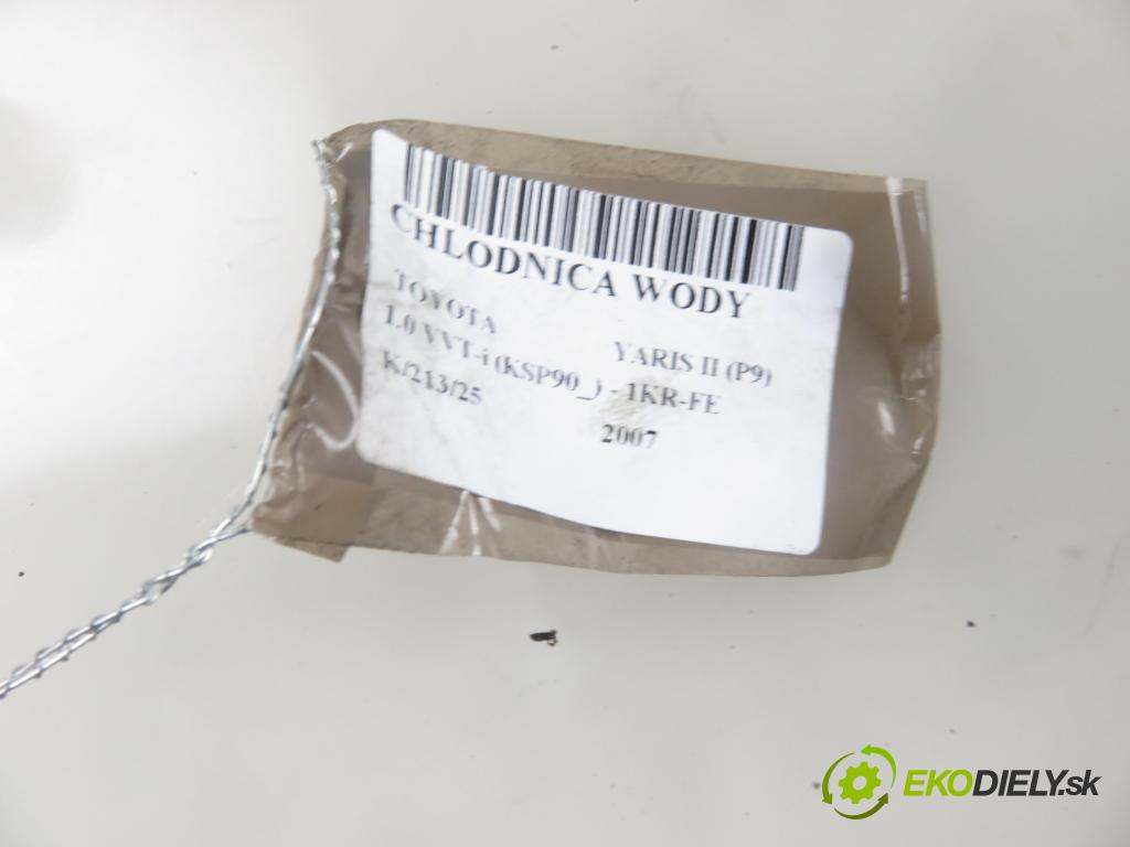 TOYOTA YARIS (_P9_) HB 2007 51,00 1.0 VVT-i (KSP90_) - 1KR-FE 998,00 chladič vody MF4221333843