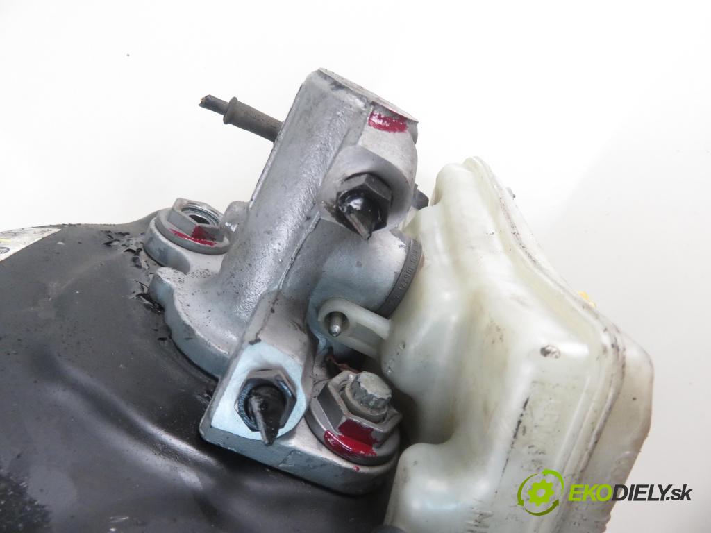 AUDI A4 Avant (8E5, B6) KOMBI 2002 96,00 1.9 TDI quattro - AVF 1896,00 Posilovač 8E0612105M (Servočerpadlá, pumpy riadenia)