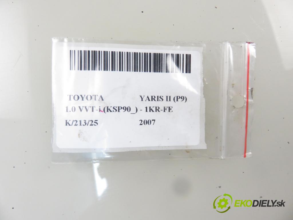 TOYOTA YARIS (_P9_) HB 2007 51,00 1.0 VVT-i (KSP90_) - 1KR-FE 998,00 motorek stěrače ZADNÍ: 851300D020 ; 0390201861