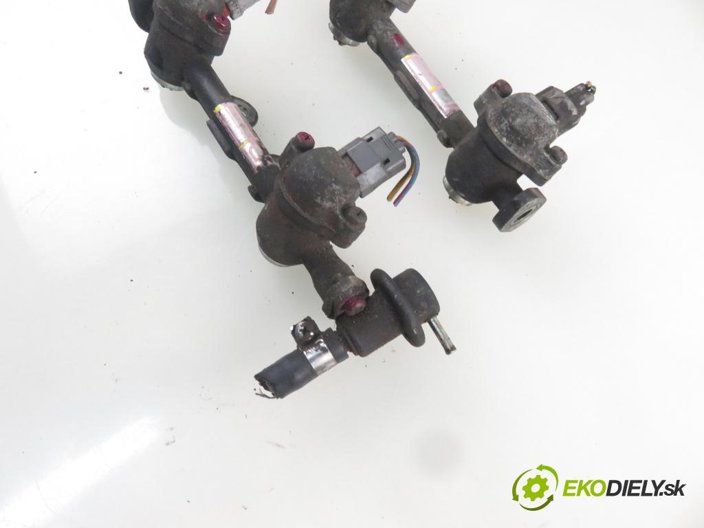 SUBARU IMPREZA Kombi (GF) KOMBI 1996 0,00 2.0 i AWD - EJ20E 1994,00 Lišta vstrekovacia 17523AA180 ; 17522AA231 (Vstrekovacie lišty)