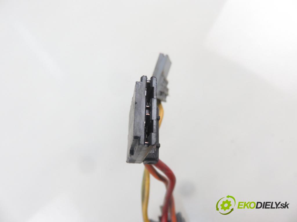 RENAULT MASTER II Autobus (JD) BUS 2000 59,00 2.5 D - S8U 770 2499,00 spinačka  (Spínacie skrinky a kľúče)