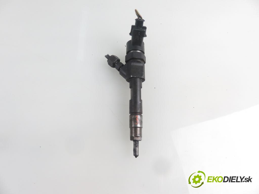 VOLVO V40 Kombi (645) KOMBI 2000 85,00 1.9 DI 116 - D 4192 T3 1870,00 vstrekovač 0445110021 ; 7700111014 (Vstrekovače)
