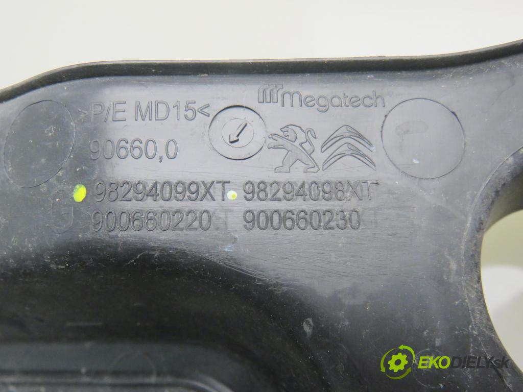 CITROEN C4 CACTUS CROSSOVER 2018 81,00 1.2 THP 110 - HNZ (EB2DT) 1199,00 Torpédo, plast pod čelné okno 98294144XT ; 98294099XT (Torpéda)