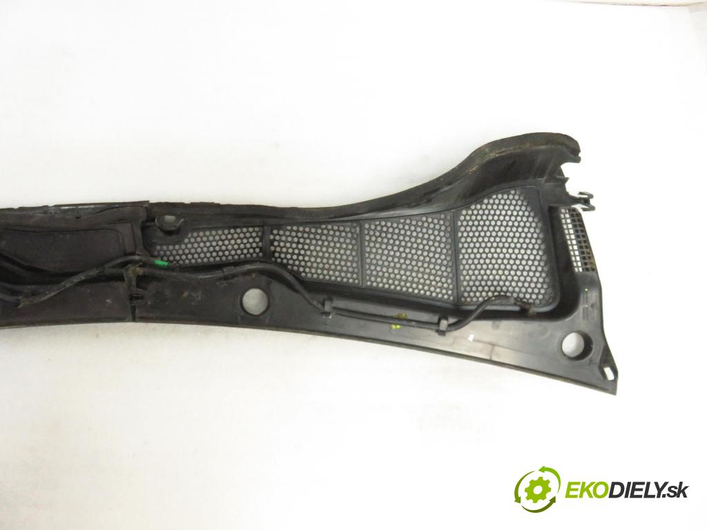 CITROEN C4 CACTUS CROSSOVER 2018 81,00 1.2 THP 110 - HNZ (EB2DT) 1199,00 Torpédo, plast pod čelné okno 98294144XT ; 98294099XT (Torpéda)