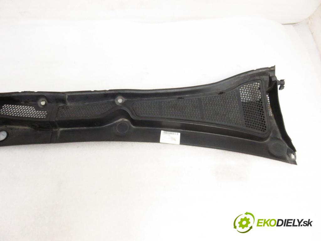 CITROEN C4 CACTUS CROSSOVER 2018 81,00 1.2 THP 110 - HNZ (EB2DT) 1199,00 Torpédo, plast pod čelné okno 98294144XT ; 98294099XT (Torpéda)