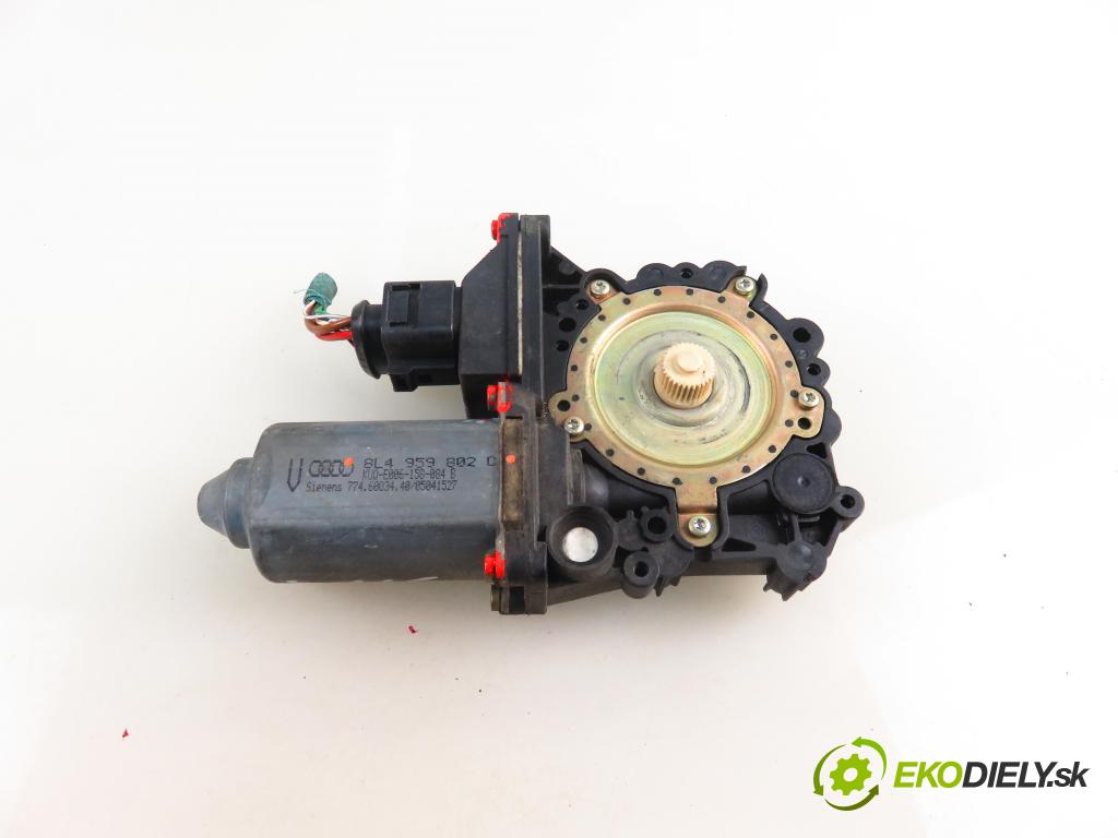AUDI A3 (8L1) HB 2001 75,00 1.6 - AVU 1595,00 motorek sťahovaní oken PP 8L4959802C