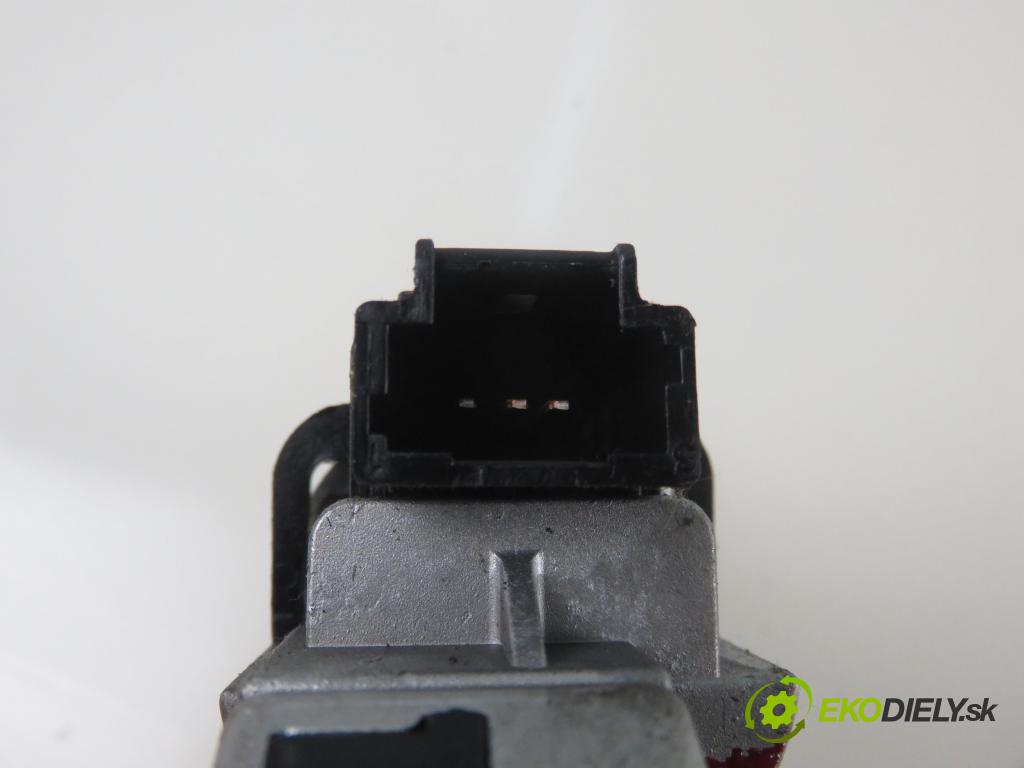 CITROEN C5 III Break (RW_) KOMBI 2009 103,00 2.0 HDi 140 - RHF (DW10BTED4) 1997,00 spinačka 36410600 (Spínacie skrinky a kľúče)