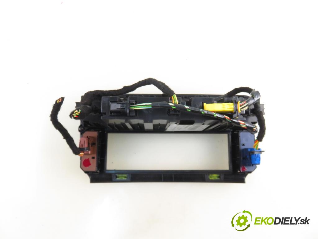 CITROEN C5 III Break (RW_) KOMBI 2009 103,00 2.0 HDi 140 - RHF (DW10BTED4) 1997,00 Panel kúrenia KLIMATRONIK 96829415ZD ; 5HB00933205