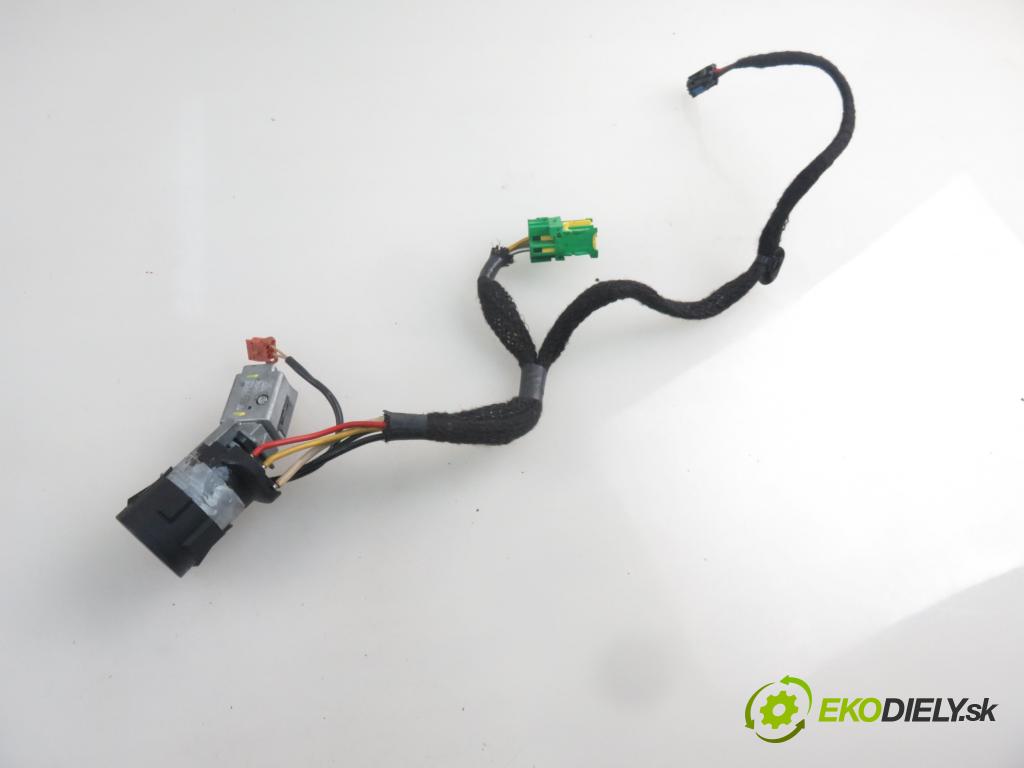 PEUGEOT 307 SW (3H) KOMBI 2004 100,00 2.0 HDi 135 - RHR (DW10BTED4) 1997,00 spinačka 36353100 ; 9648445180 (Spínacie skrinky a kľúče)