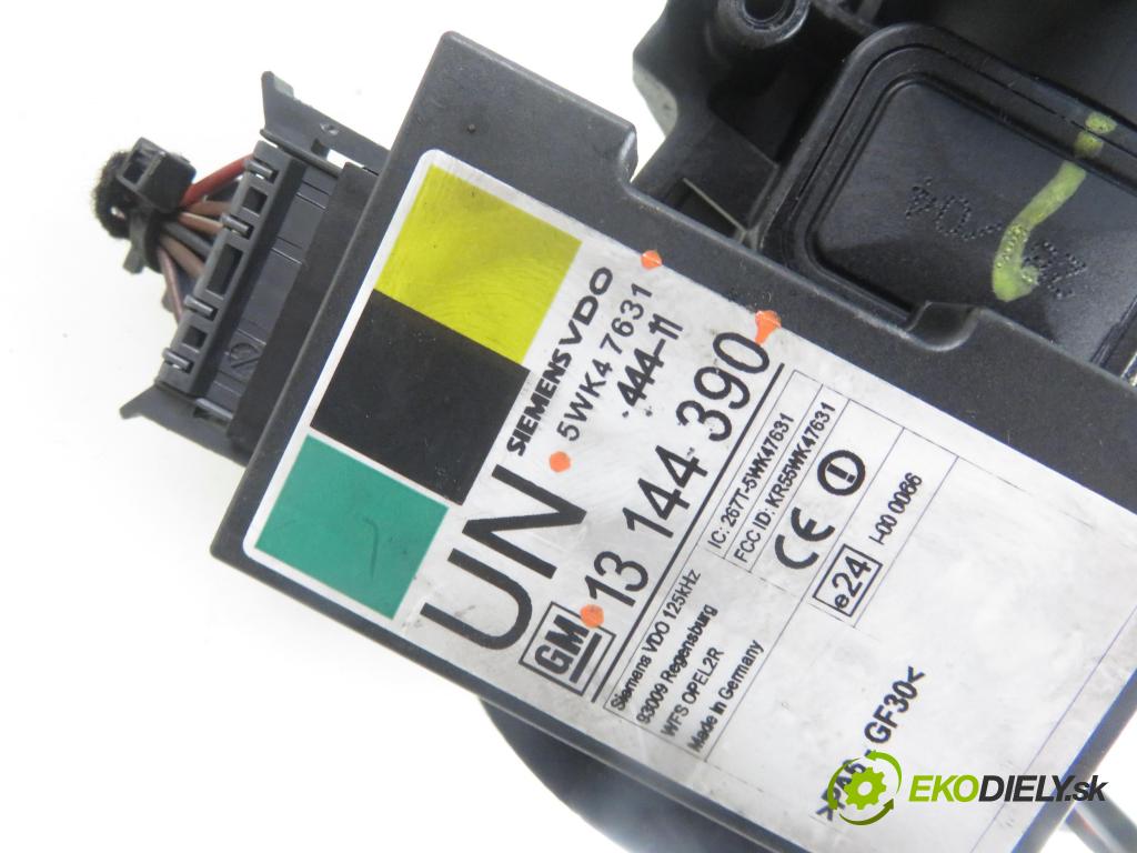 OPEL CORSA C (X01) HB 2004 51,00 1.3 CDTI - Z 13 DT 1248,00 spinačka 13144390 ; 5WK47631 (Spínacie skrinky a kľúče)