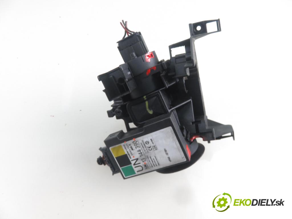 OPEL CORSA C (X01) HB 2004 51,00 1.3 CDTI - Z 13 DT 1248,00 spinačka 13144390 ; 5WK47631 (Spínacie skrinky a kľúče)