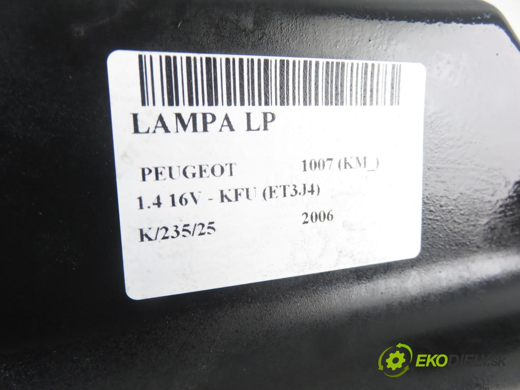 PEUGEOT 1007 (KM_) HB 2006 65,00 1.4 16V - KFU (ET3J4) 1360,00 světlo LP 9644997280