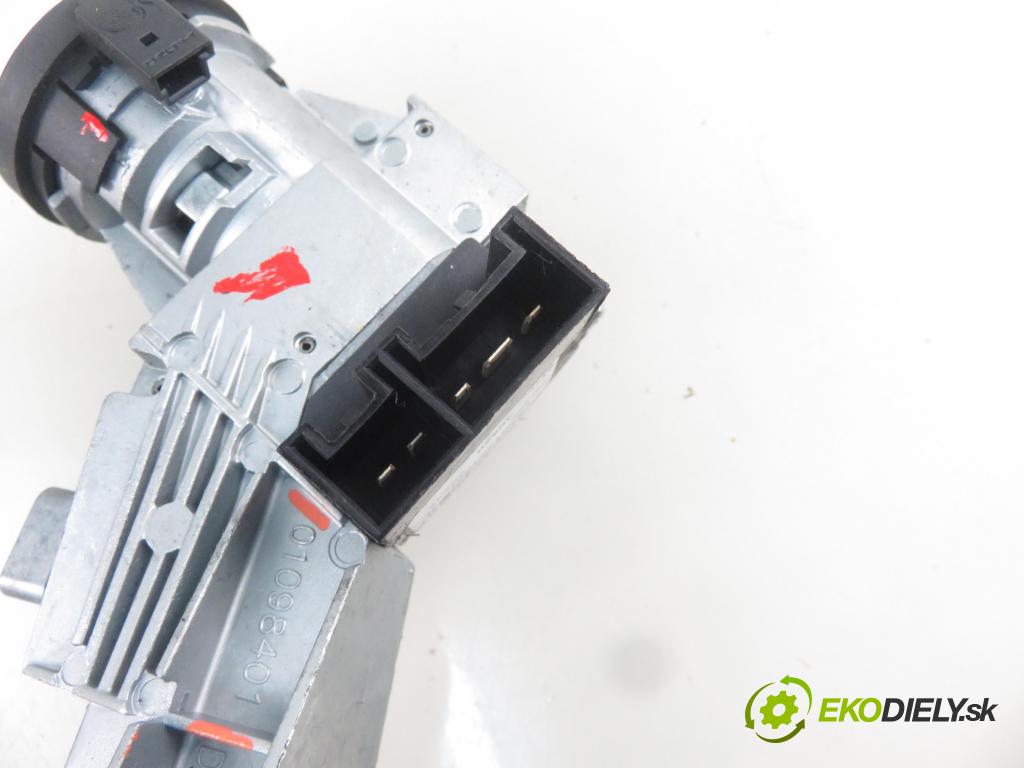 IVECO DAILY VI Furgon FURGON 2020 100,00 3.0 NaturalPower 136 - F1CFA401C 2998,00 spinačka 01098401 (Spínacie skrinky a kľúče)