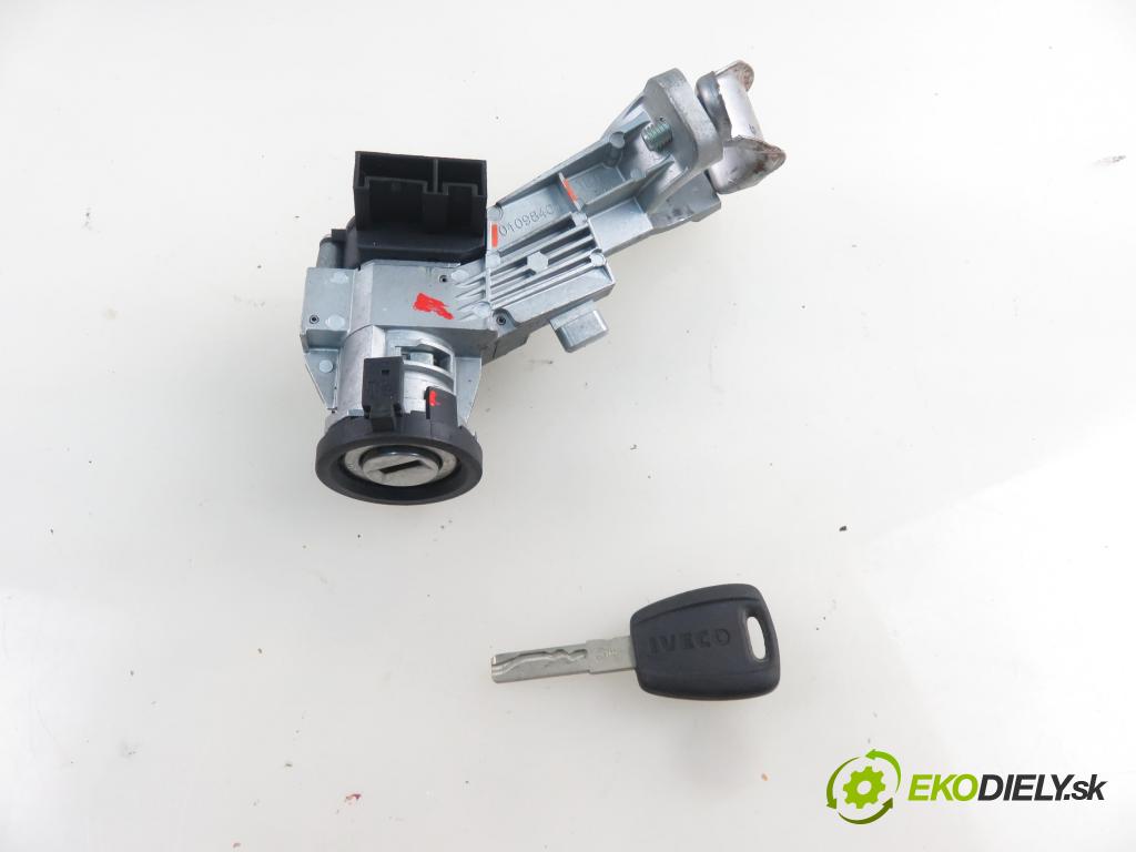 IVECO DAILY VI Furgon FURGON 2020 100,00 3.0 NaturalPower 136 - F1CFA401C 2998,00 spinačka 01098401 (Spínacie skrinky a kľúče)