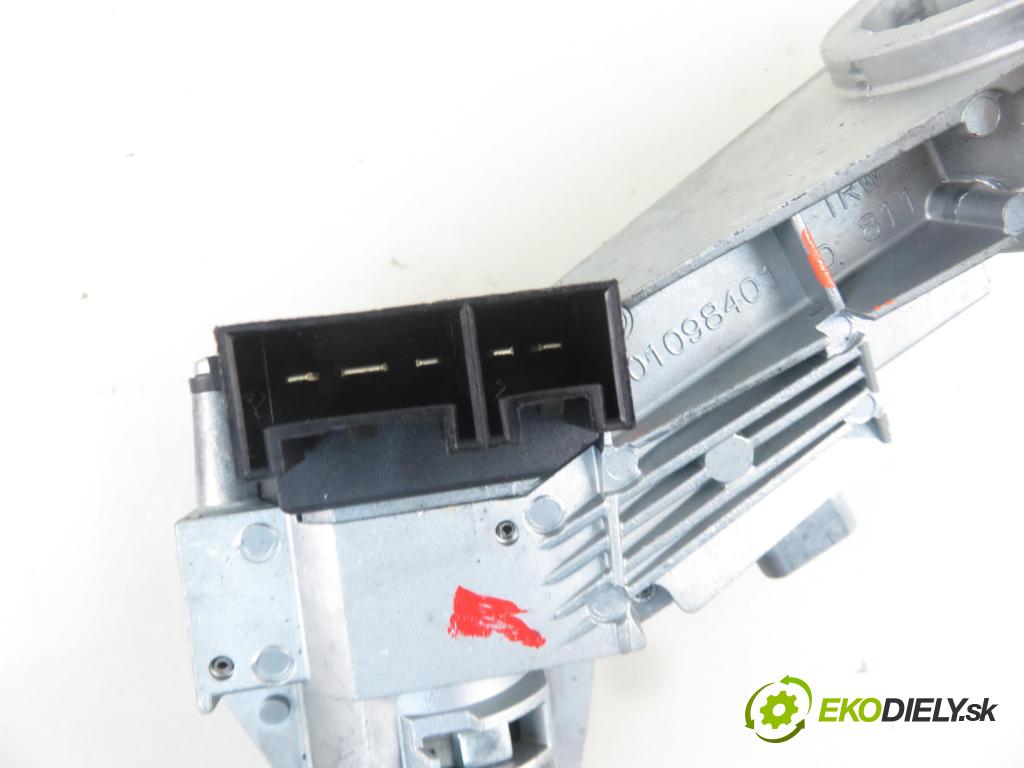 IVECO DAILY VI Furgon FURGON 2020 100,00 3.0 NaturalPower 136 - F1CFA401C 2998,00 spinačka 01098401 (Spínacie skrinky a kľúče)