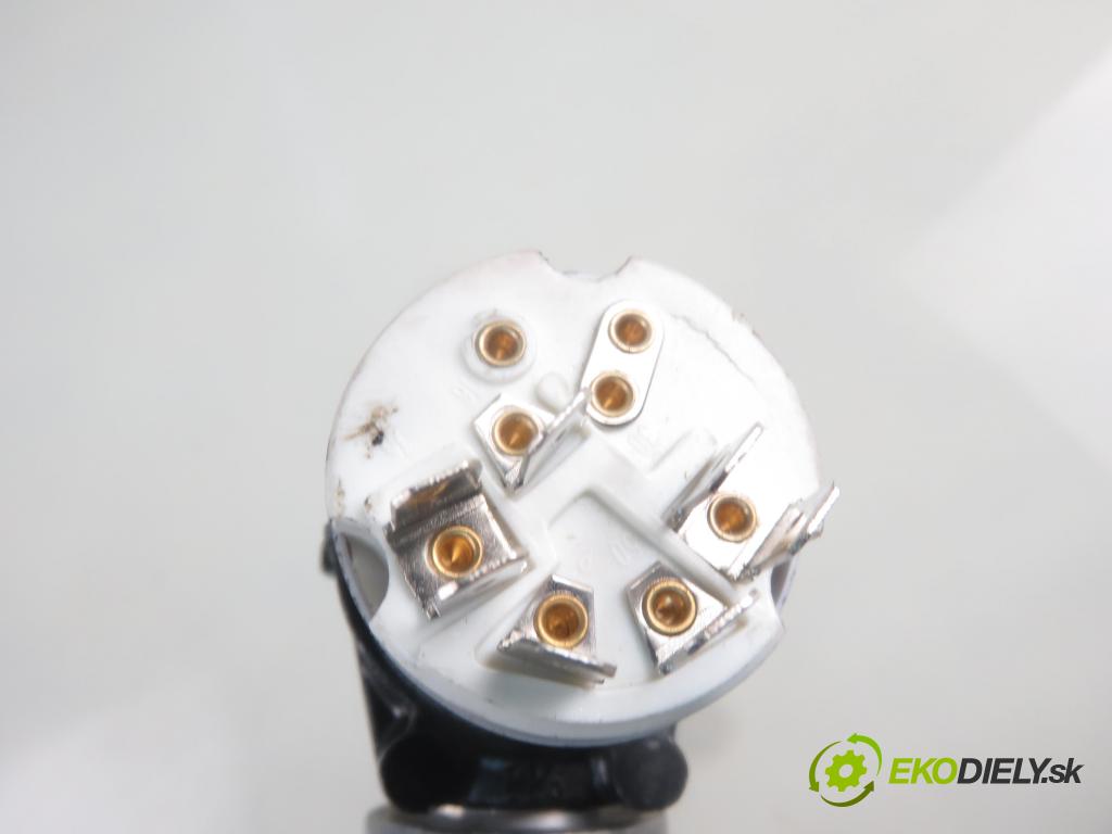 SKODA FELICIA II (6U1) HB 1999 50,00 1.3 MPI 68 1289,00 spinačka 441022221176 (Spínacie skrinky a kľúče)