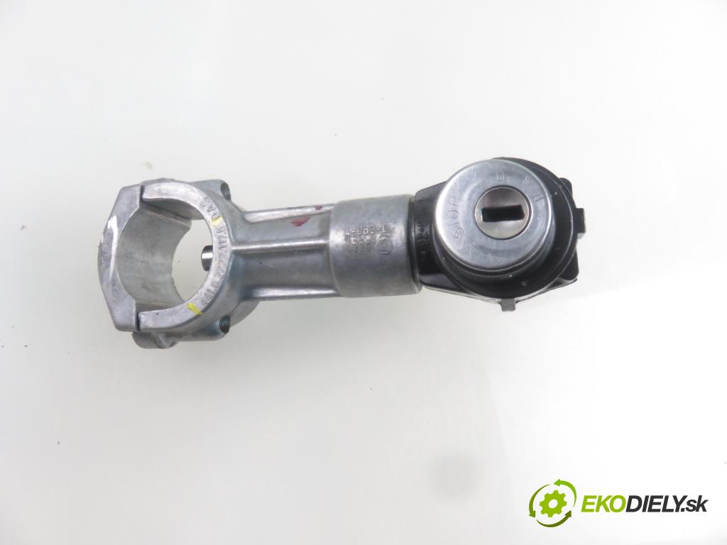 SKODA FELICIA II (6U1) HB 1999 50,00 1.3 MPI 68 1289,00 spinačka 441022221176 (Spínacie skrinky a kľúče)