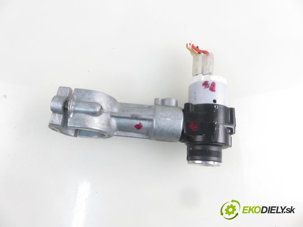 SKODA FELICIA II (6U1) HB 1999 50,00 1.3 MPI 68 1289,00 spinačka 441022221176 (Spínacie skrinky a kľúče)