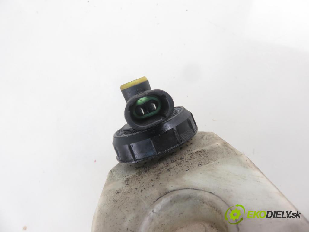 RENAULT SCENIC I (JA0/1_) MINIVAN 2000 72,00 1.9 dTi 98 - F9Q 736 1870,00 Posilovač 7700428596 ; 03776251014 (Servočerpadlá, pumpy riadenia)