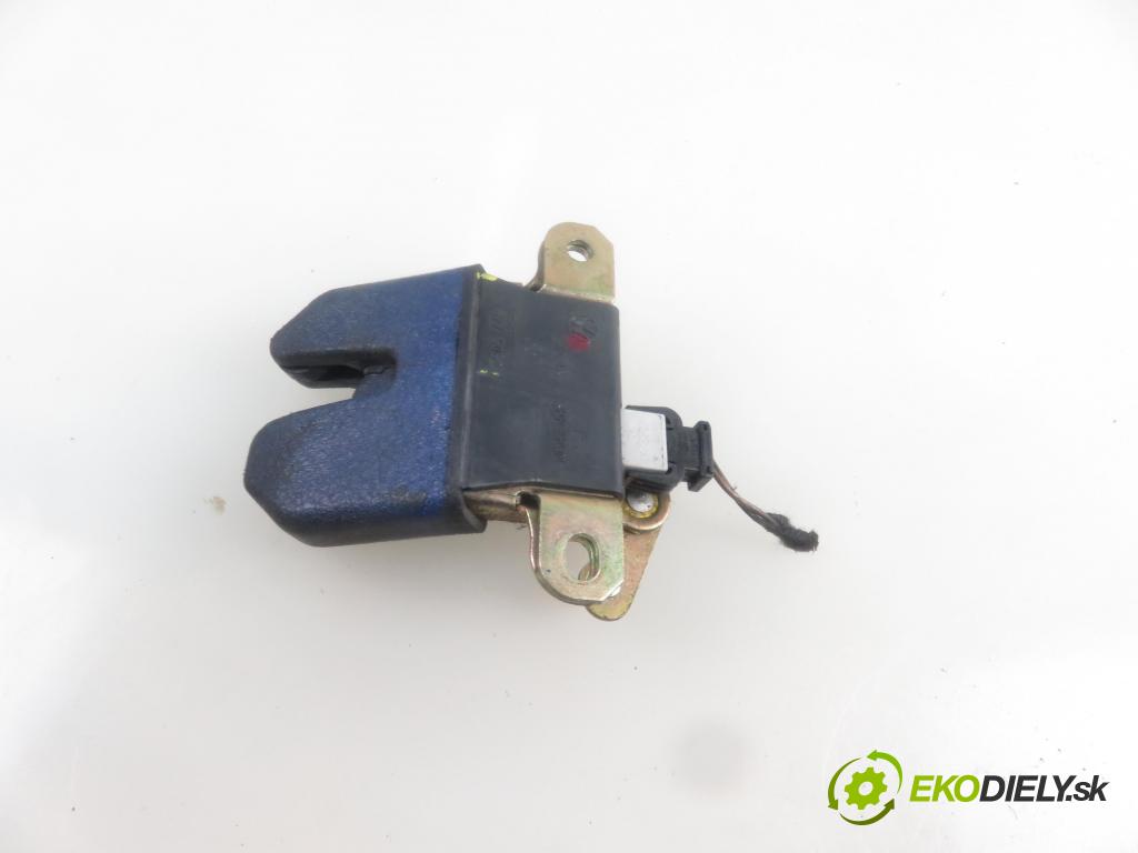 VW BORA (1J2) SEDAN 2000 66,00 1.9 TDI 90 - ALH 1896,00 zámok dveří kufr MAN: 1J5827505D