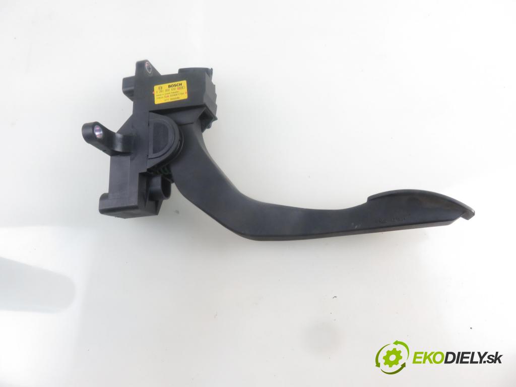 IVECO DAILY VI Furgon FURGON 2020 100,00 3.0 NaturalPower 136 - F1CFA401C 2998,00 Potenciometer plynu 0281002632 ; 504061734 (Pedále)