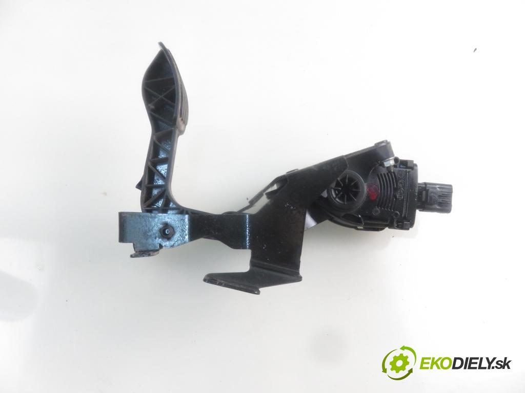 CITROEN JUMPY Skrzynia FURGON 2007 88,00 2.0 HDi 120 - RHK (DW10UTED4) 1997,00 Potenciometer plynu 1400838680 ; 6PV00908309 (Pedále)