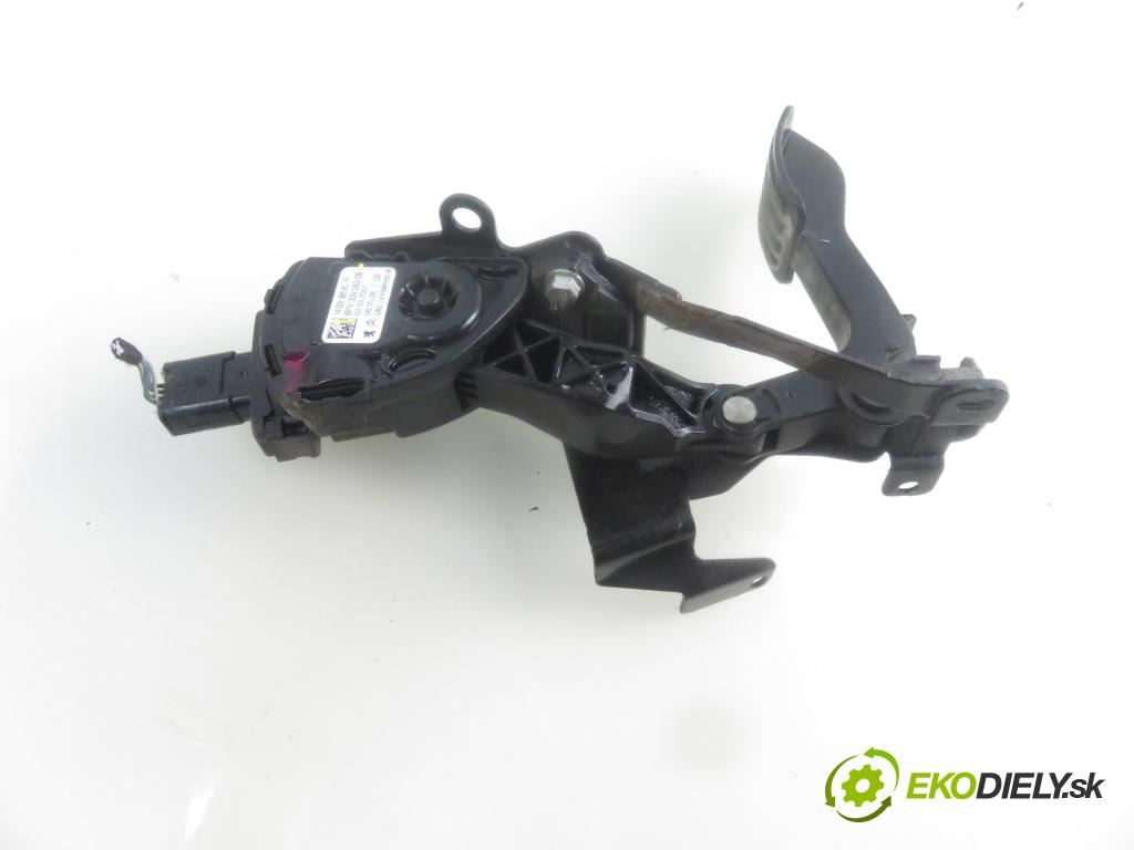 CITROEN JUMPY Skrzynia FURGON 2007 88,00 2.0 HDi 120 - RHK (DW10UTED4) 1997,00 Potenciometer plynu 1400838680 ; 6PV00908309 (Pedále)