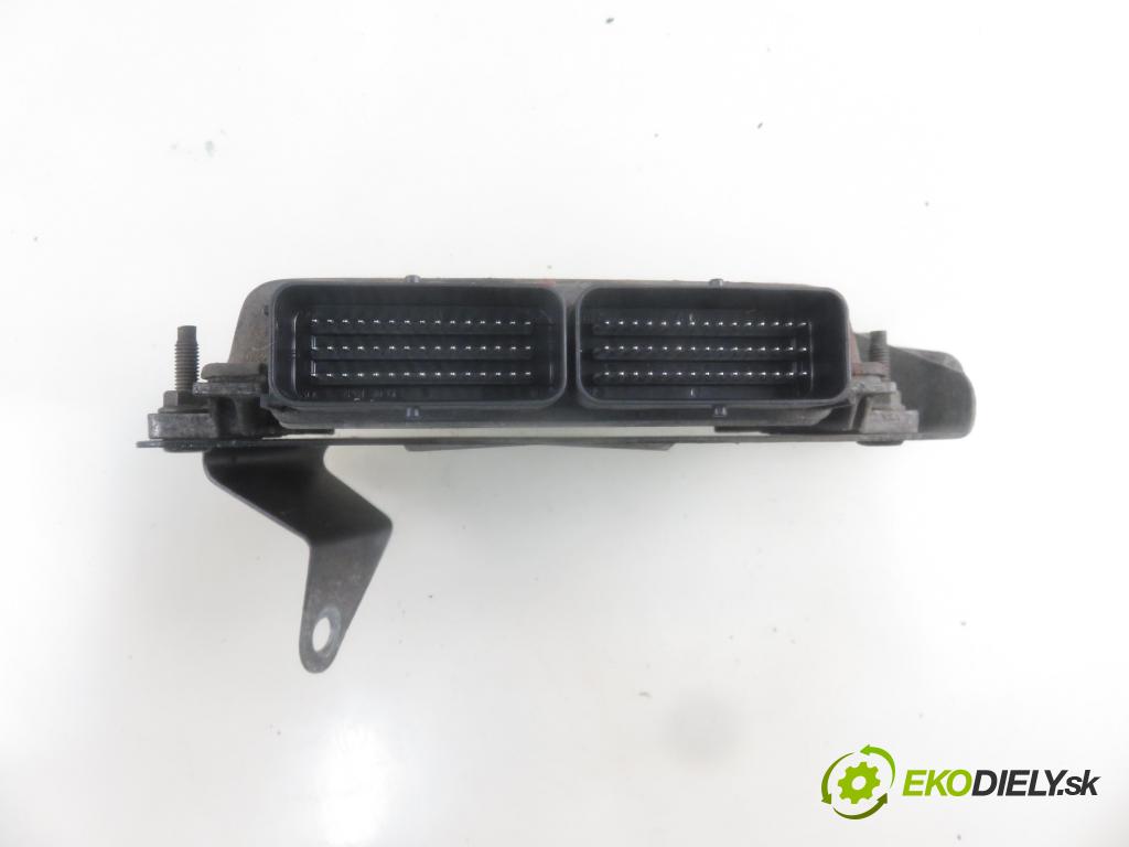 RENAULT MEGANE I (BA0/1_) HB 2002 79,00 1.6 16V 107 - K4M 700 1598,00 Riadiaca jednotka Motor S110130050A ; 8200047493 ; 8200044437