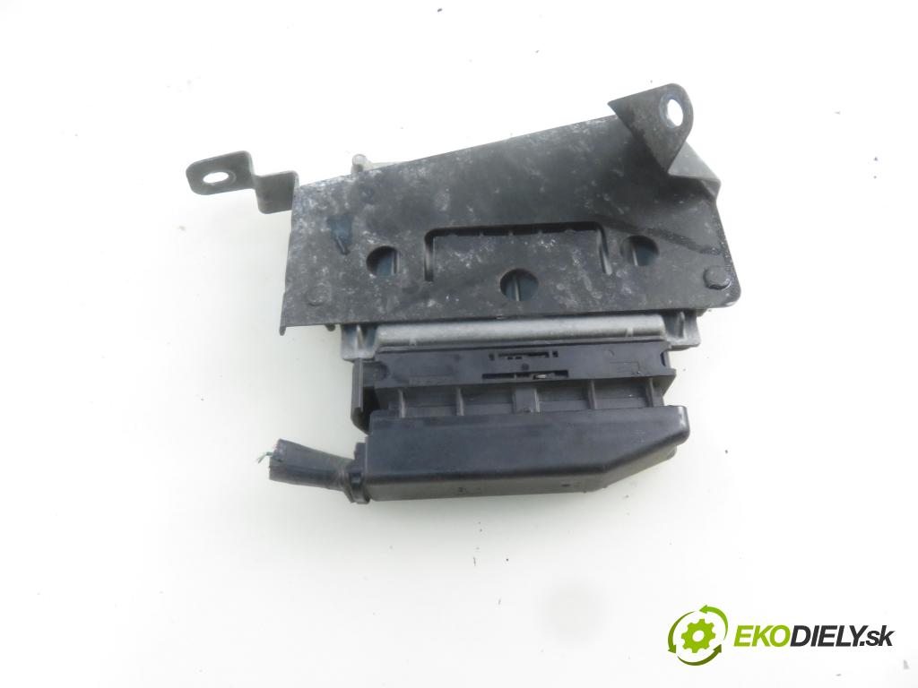 RENAULT MEGANE I (BA0/1_) HB 2002 79,00 1.6 16V 107 - K4M 700 1598,00 Riadiaca jednotka Motor S110130050A ; 8200047493 ; 8200044437