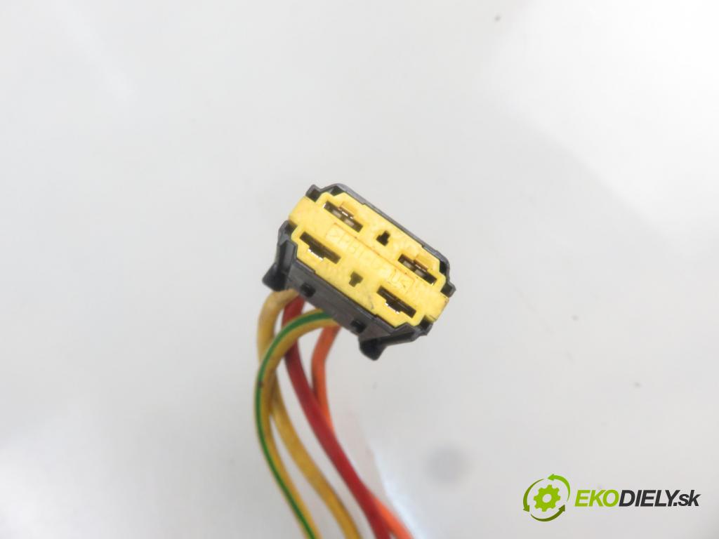 RENAULT MEGANE I (BA0/1_) HB 2002 79,00 1.6 16V 107 - K4M 700 1598,00 spinačka  (Spínacie skrinky a kľúče)