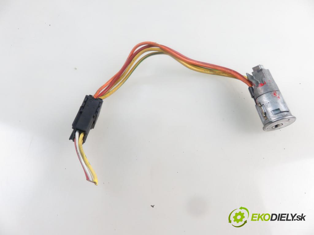 RENAULT MEGANE I (BA0/1_) HB 2002 79,00 1.6 16V 107 - K4M 700 1598,00 spinačka  (Spínacie skrinky a kľúče)