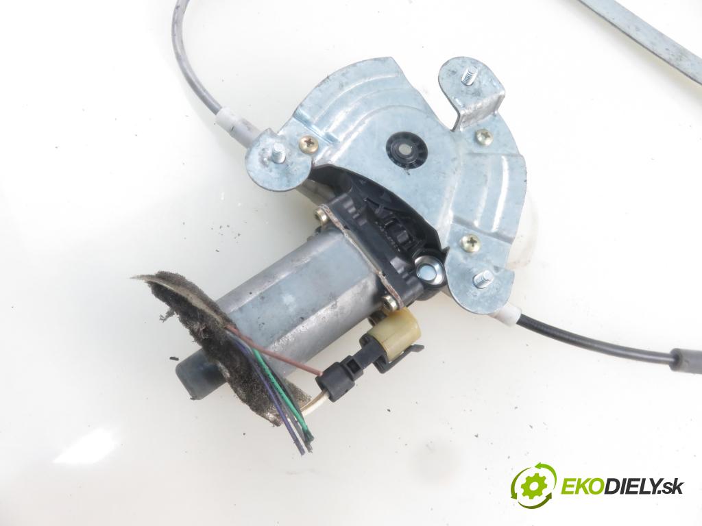 RENAULT MEGANE I (BA0/1_) HB 2002 79,00 1.6 16V 107 - K4M 700 1598,00 mechanismus oken 0130821720