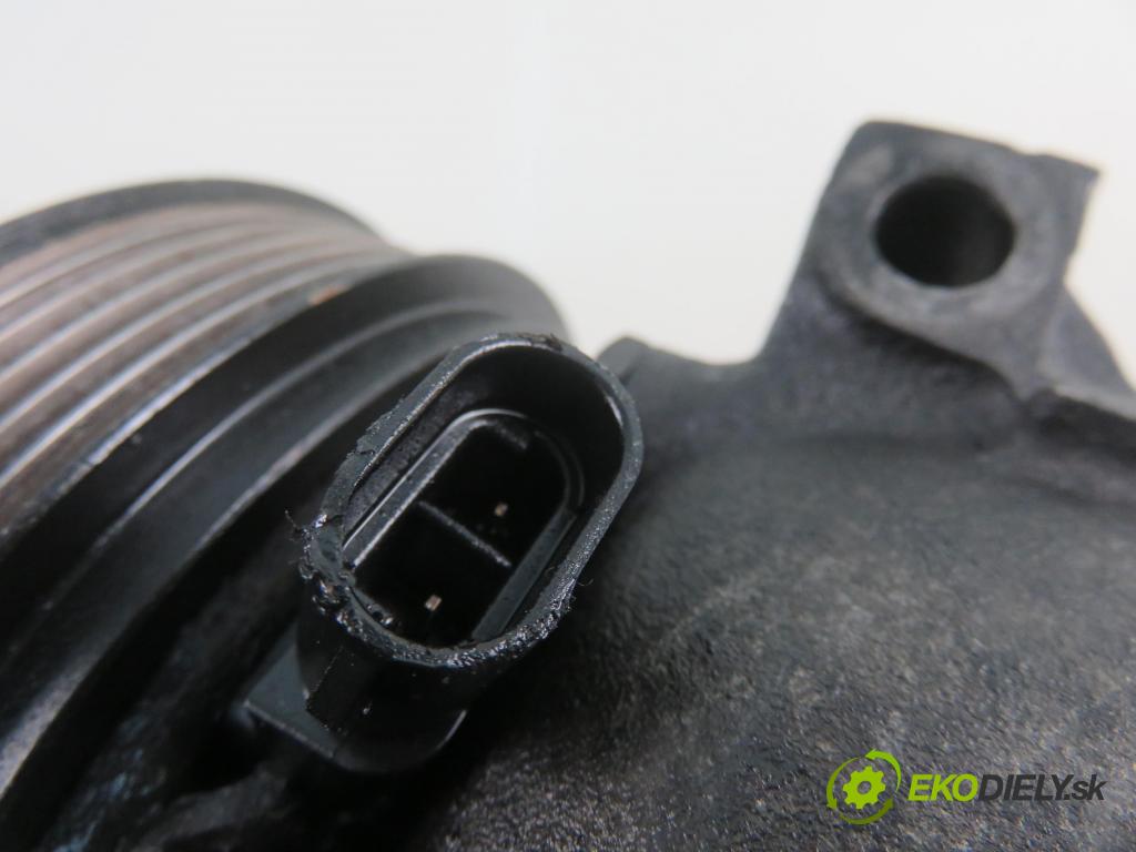 RENAULT TRAFIC II Skrzynia (FL) FURGON 2005 74,00 1.9 dCi 100 - F9Q 760 1870,00 KOMPRESOR: klimatizácie 7700105765 (Kompresory klimatizácie)