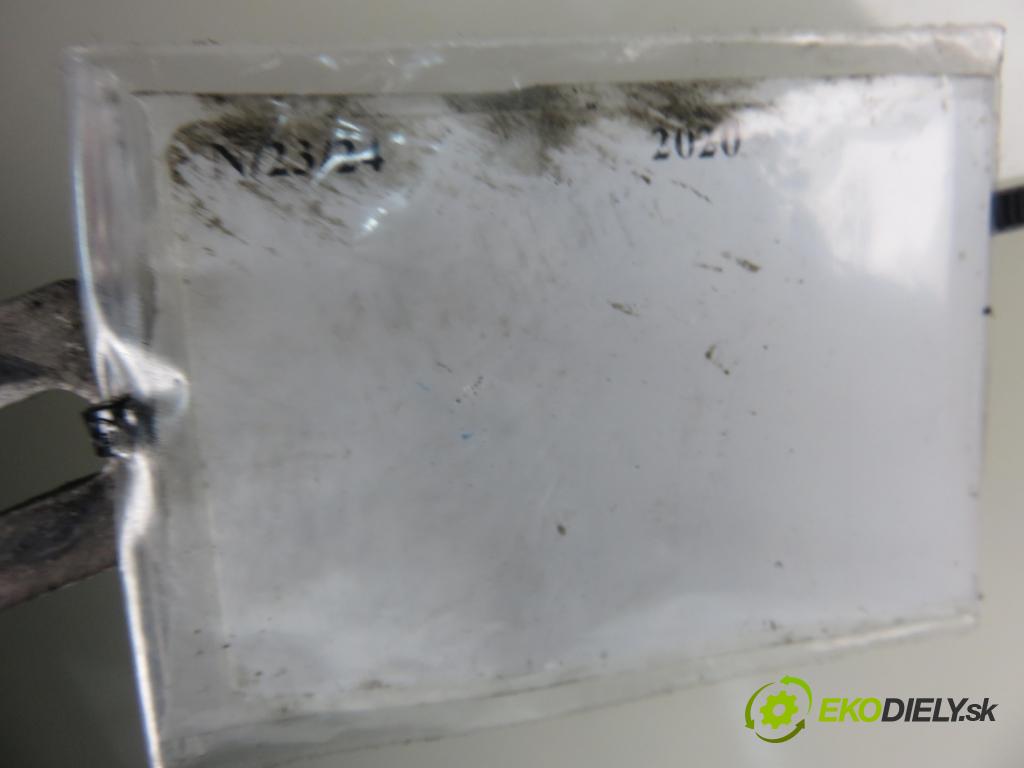 IVECO DAILY VI Furgon FURGON 2020 100,00 3.0 NaturalPower 136 - F1CFA401C 2998,00 chladič klimatizácie (Chladiče klimatizácie)