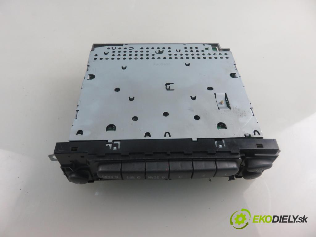 TOYOTA YARIS (_P1_) HB 2002 50,00 1.0 VVT- i 68 - 1SZ-FE 998,00 RADIO CD 8612052030