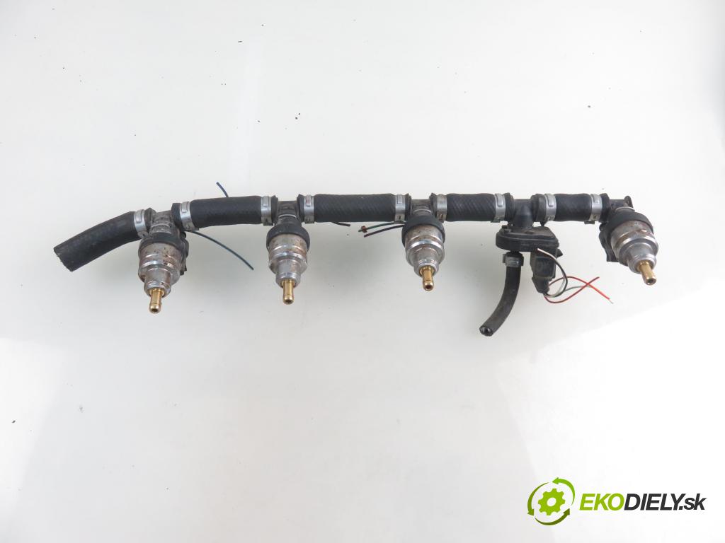 TOYOTA AURIS TOURING SPORTS (_E18_) KOMBI 2013 97,00 1.6 Valvematic 132 - 1ZR-FAE 1598,00 Lišta vstrekovacia LPG 67R016407