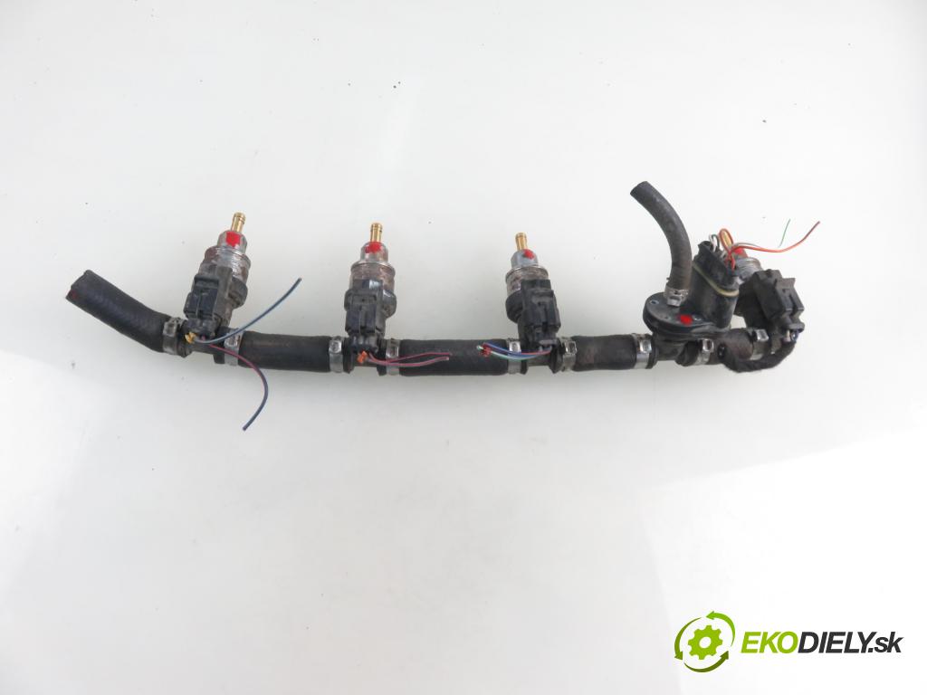 TOYOTA AURIS TOURING SPORTS (_E18_) KOMBI 2013 97,00 1.6 Valvematic 132 - 1ZR-FAE 1598,00 Lišta vstrekovacia LPG 67R016407