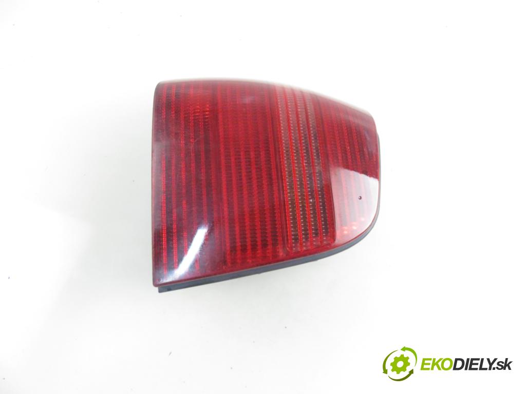 VW POLO (6N2) HB 2001 44,00 1.4 60 - AKK 1390,00 Svetlo ľavé zadné 6N0941095H