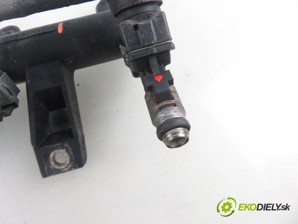 PEUGEOT 206 liftback (2A/C) HB 1999 44,00 1.1 60 - HFZ 1124,00 Lišta vstrekovacia 9625194080 (Vstrekovacie lišty)