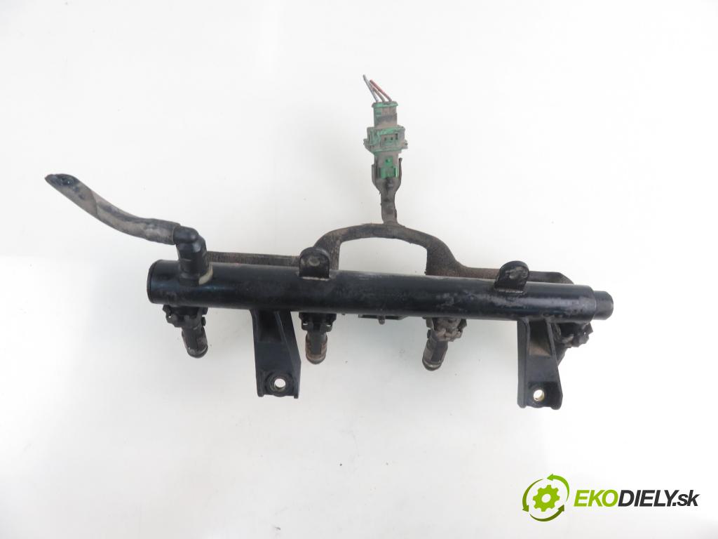 PEUGEOT 206 liftback (2A/C) HB 1999 44,00 1.1 60 - HFZ 1124,00 Lišta vstrekovacia 9625194080 (Vstrekovacie lišty)