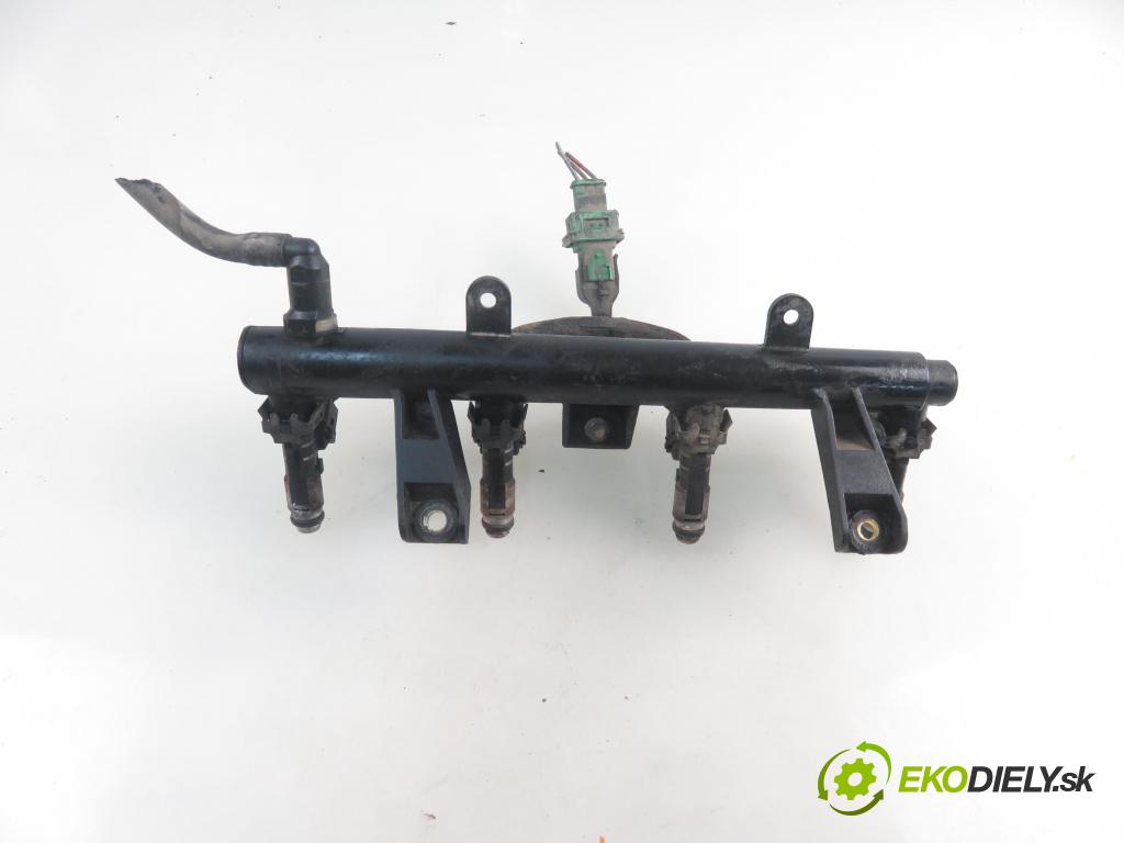 PEUGEOT 206 liftback (2A/C) HB 1999 44,00 1.1 60 - HFZ 1124,00 Lišta vstrekovacia 9625194080 (Vstrekovacie lišty)