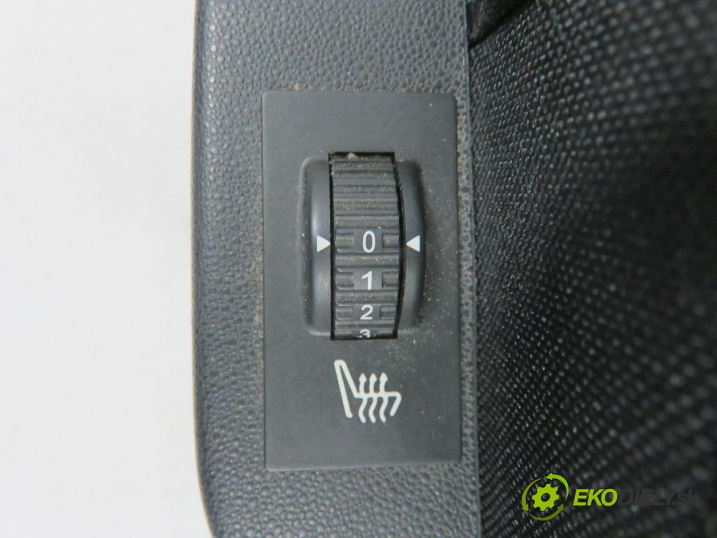 CITROEN C4 CACTUS CROSSOVER 2018 81,00 1.2 THP 110 - HNZ (EB2DT) 1199,00 Sedadlo šoféri