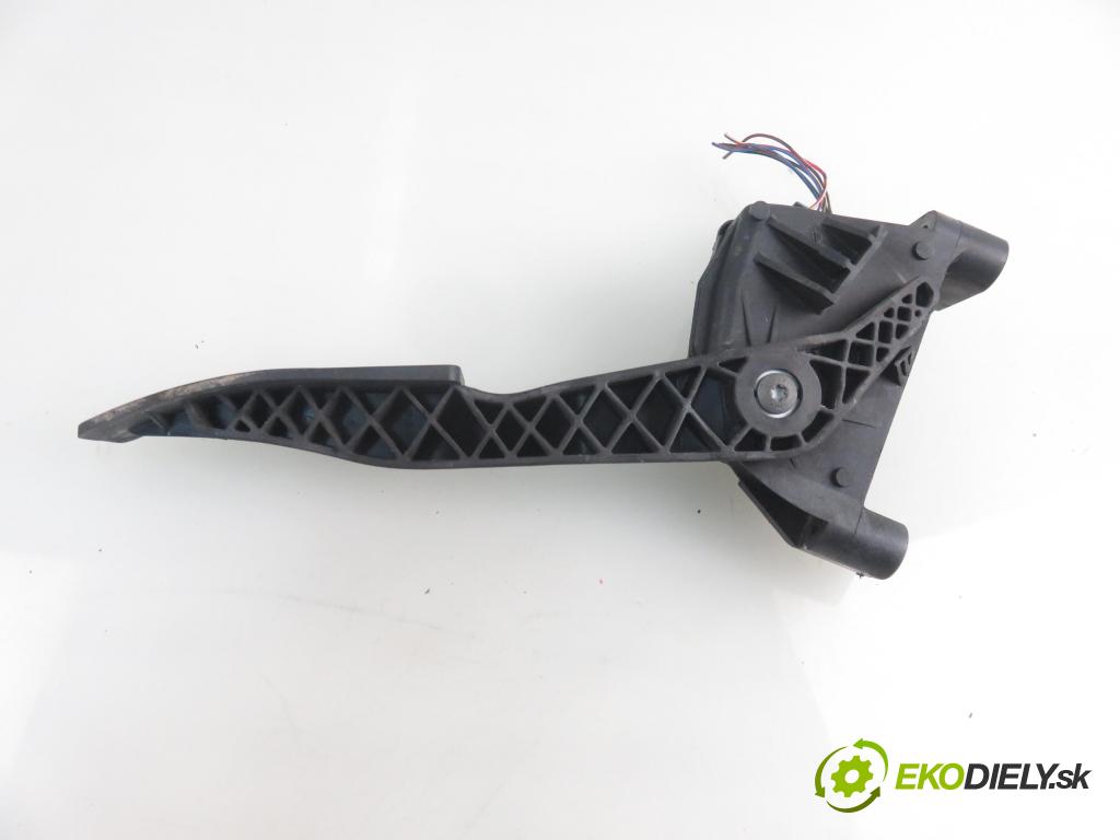 OPEL ASTRA G liftback (T98) HB 1999 55,00 1.7 DTI 16V - Y 17 DT 1686,00 Potenciometer plynu 9157998BK ; 6PV00811200 (Pedále)