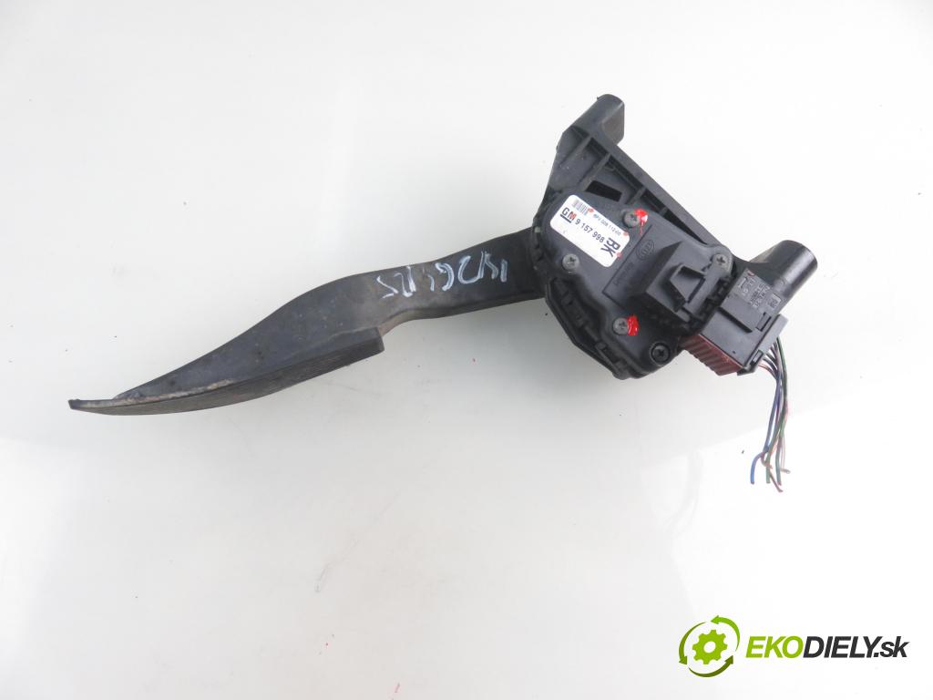 OPEL ASTRA G liftback (T98) HB 1999 55,00 1.7 DTI 16V - Y 17 DT 1686,00 Potenciometer plynu 9157998BK ; 6PV00811200 (Pedále)