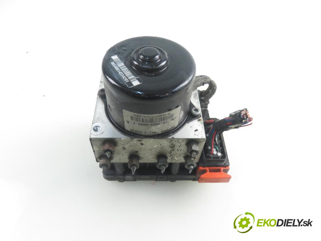 TOYOTA COROLLA Liftback (_E11_) LIFTBACK 2001 63,00 1.4 (EE111_) - 4E-FE 1332,00 Pumpa ABS 8954102020 ; 5WK8470 ; 10094919013 (Pumpy ABS)