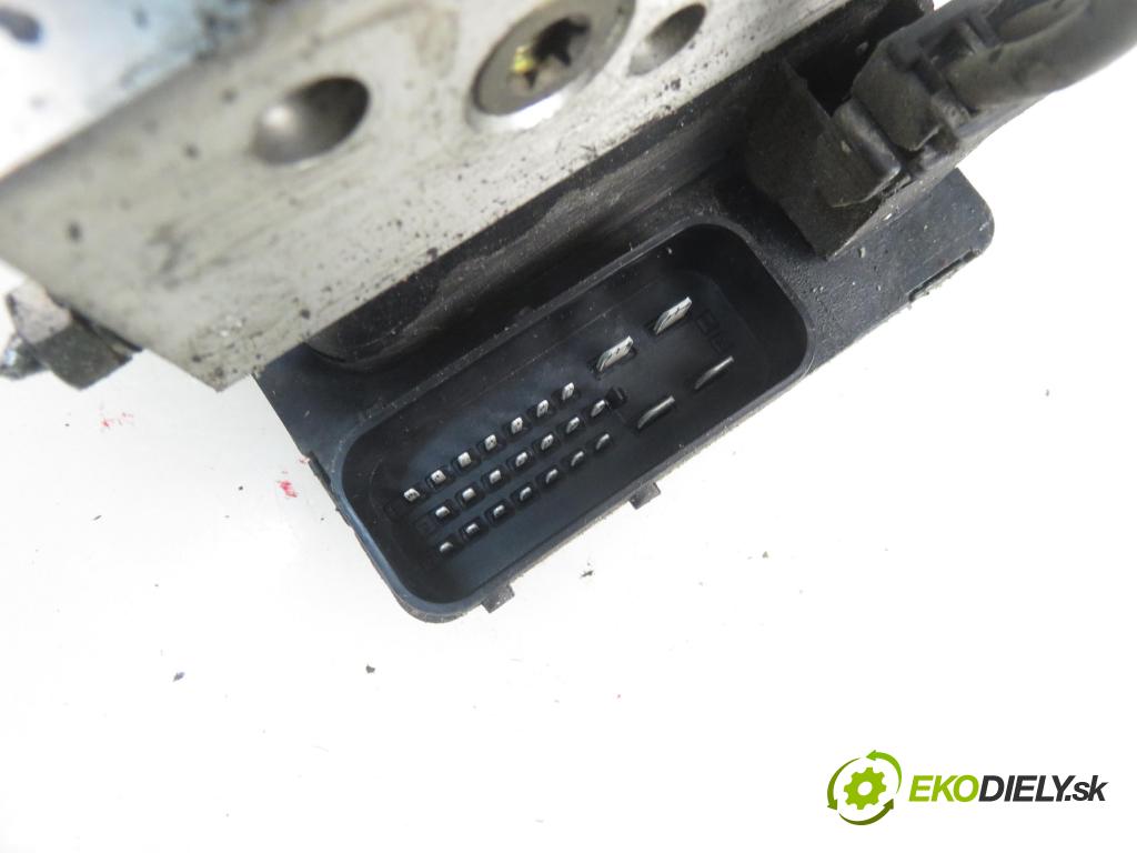 TOYOTA COROLLA Liftback (_E11_) LIFTBACK 2001 63,00 1.4 (EE111_) - 4E-FE 1332,00 Pumpa ABS 8954102020 ; 5WK8470 ; 10094919013 (Pumpy ABS)