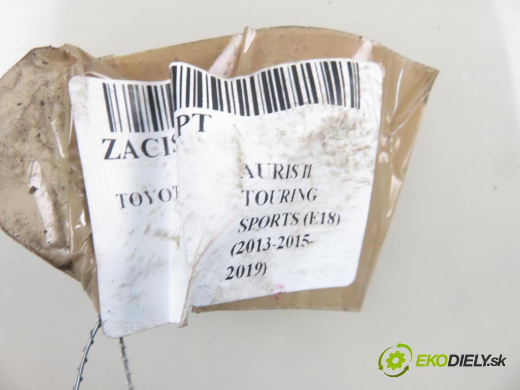 TOYOTA AURIS TOURING SPORTS (_E18_) KOMBI 2013 97,00 1.6 Valvematic 132 - 1ZR-FAE 1598,00 Brzdič strmeň pravé zadné 0204L67276